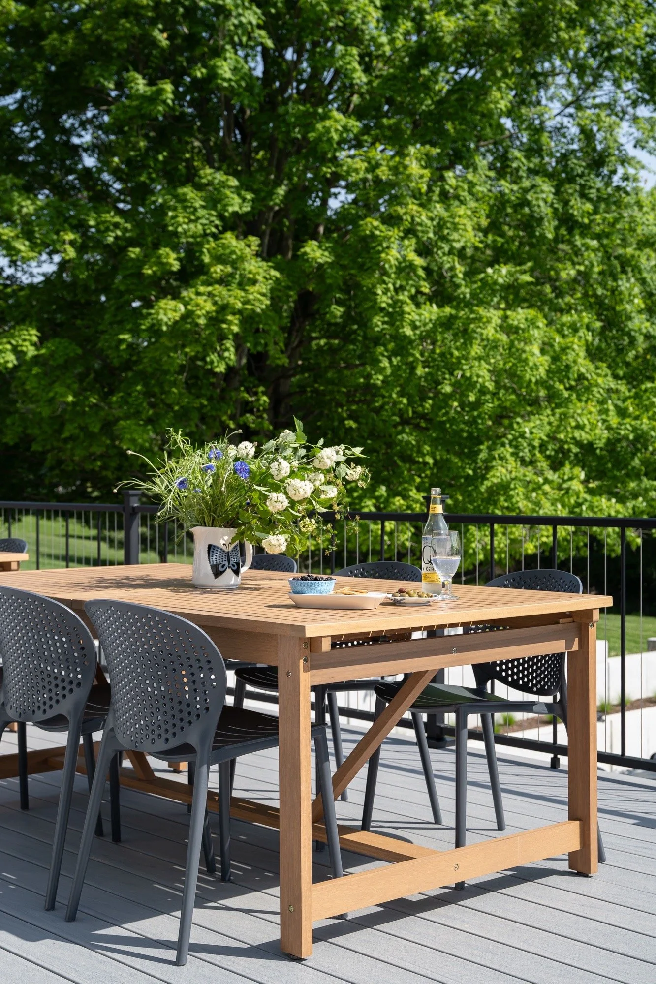 outdoor-dining-deck-furniture-modern-farmhouse-indianapolis-designer.jpg
