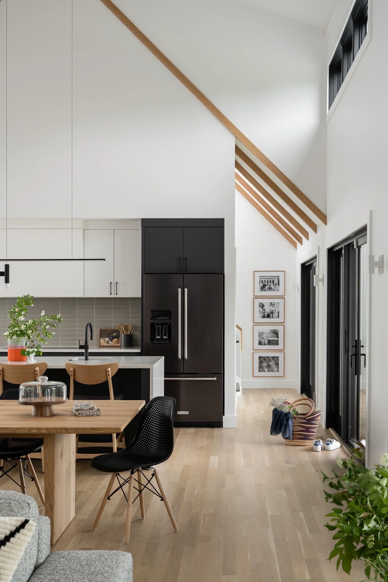 unionville-family-central-kitchen-dining-exposed-beams-indiana.jpg