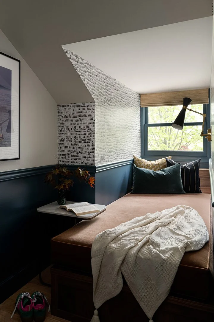 a-good-vintage-bed-nook-window-cozy-guestroom.jpg