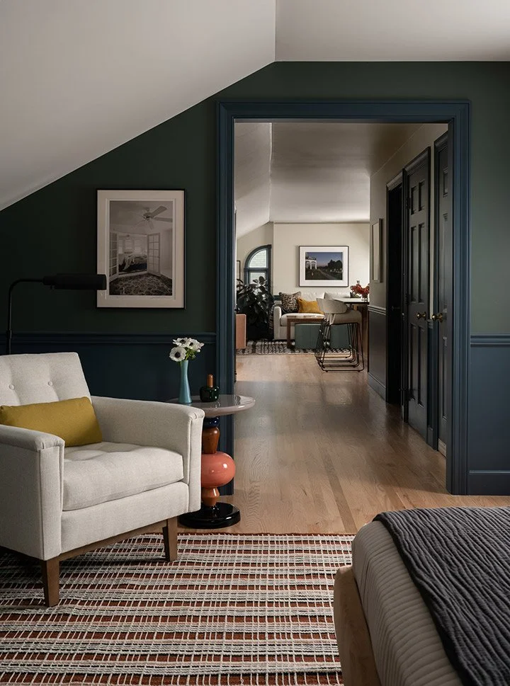 a-good-vintage-bedroom-deep-cozy-chair-rug.jpg