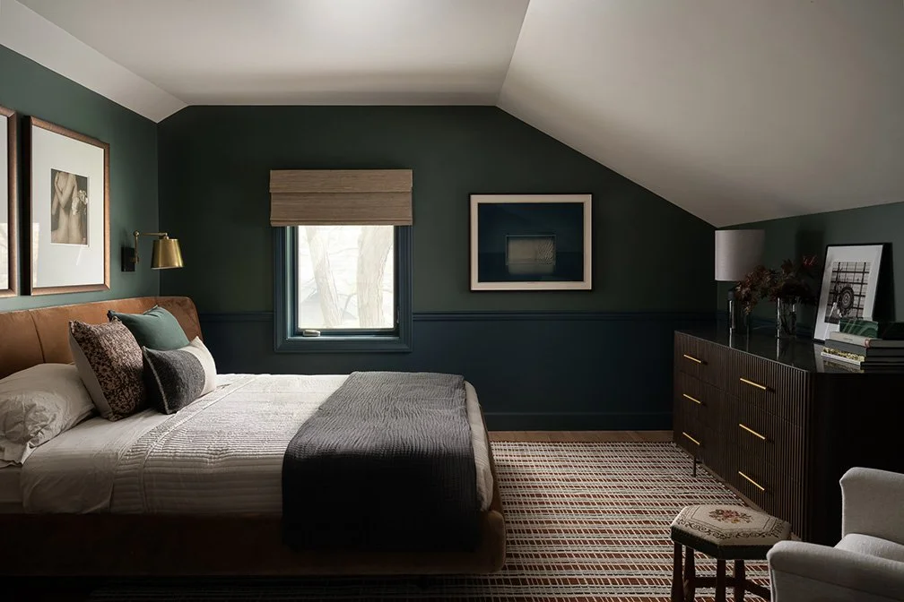 a-good-vintage-bedroom-side-view-photography-bronze-lamps-pillows.jpg