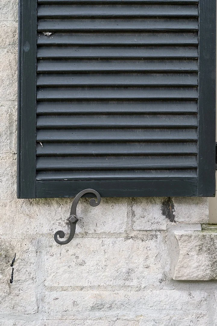 a-good-vintage-exterior-view-window-limestone.jpg