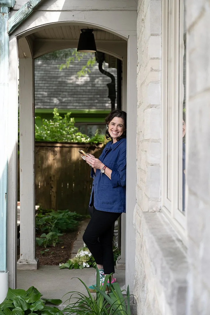 a-good-vintage-exterior-with-susan-yeley.jpg