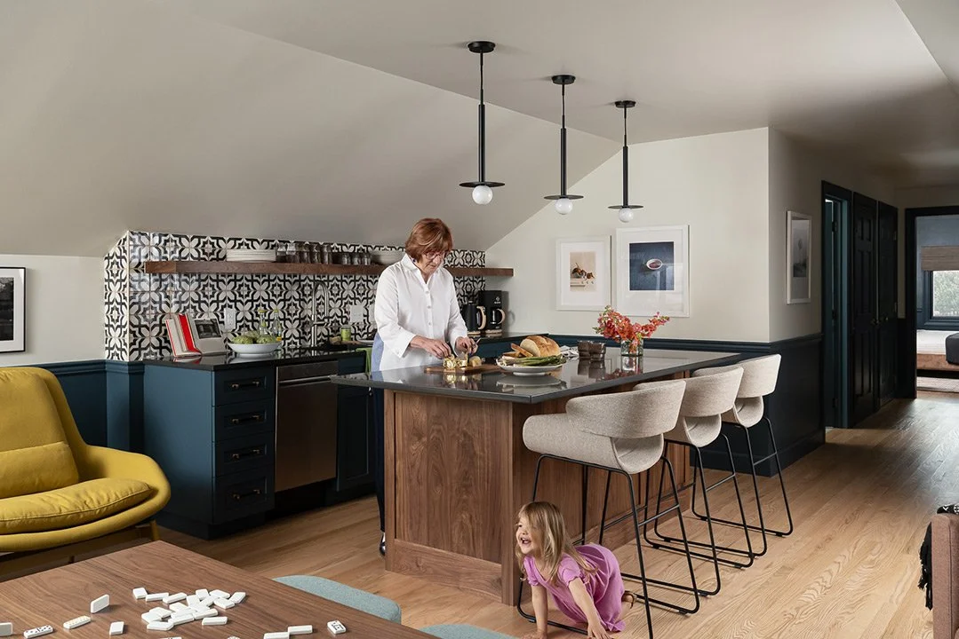 a-good-vintage-kitchen-kids-tile-pattern-backsplash-counter-stools.jpg