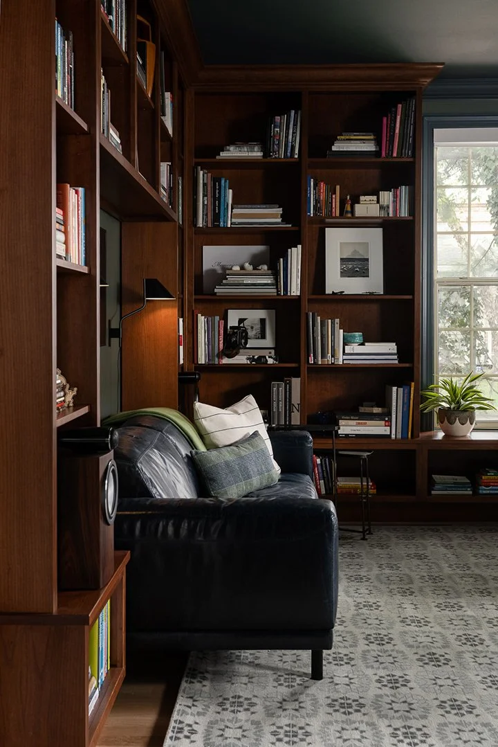 a-good-vintage-office-library-books-couch.jpg