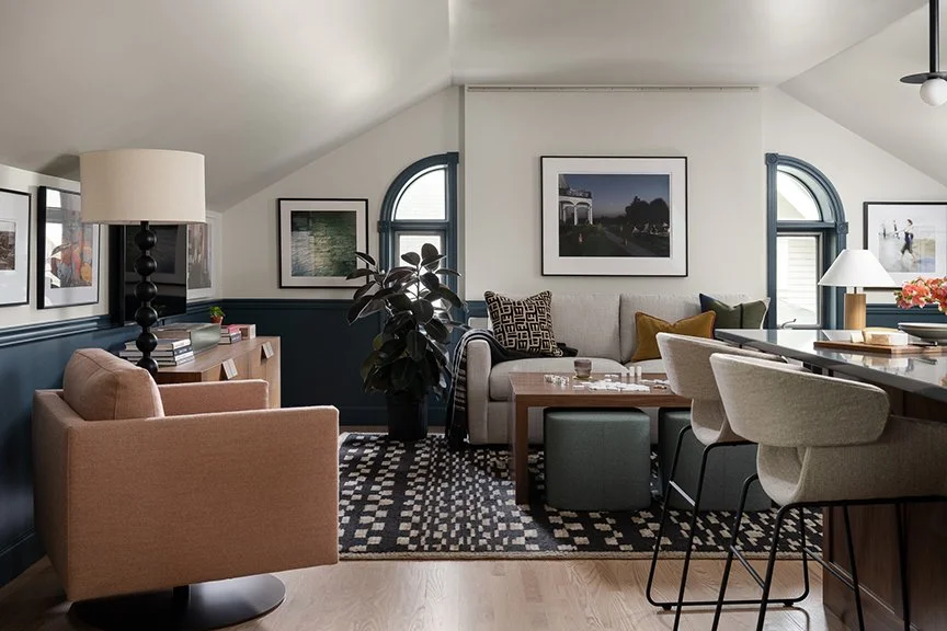 a-good-vintage-living-room-chairs-coffee-table-lamp-windows.jpg