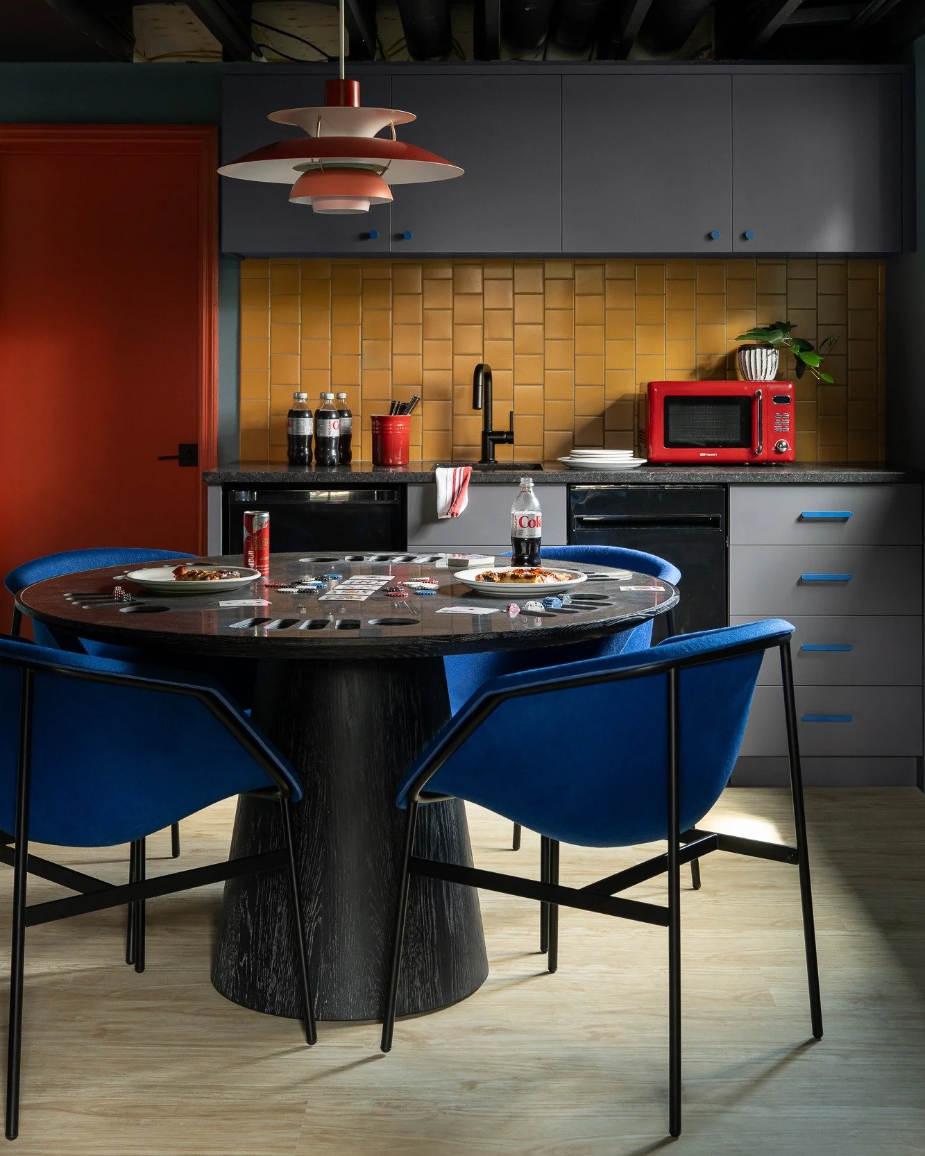 Poker, pizza, and big screen gaming. Who needs above-ground living anyway? Presenting the last little bit of the not actually very big basement at #offcampuscanvas. IDK about your teenagers and husbands, but mine are very, very jealous. I'm just stil