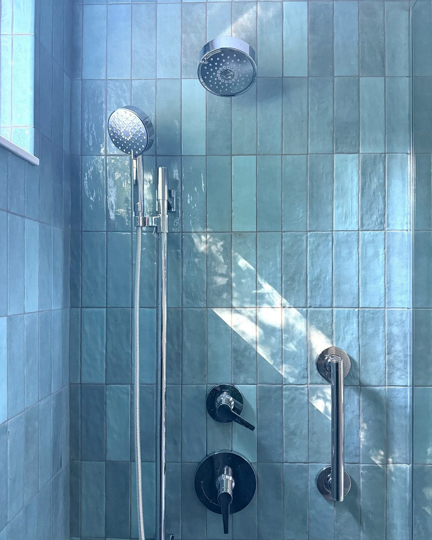 ICYMI in our stories last month, this sweet age-in-place bathroom near Bryan Park has gone from dark and cold to sunny and warm, just in time for Bloomington's first snow! ❄ The Before layout in this home's ensuite bathroom enclosed the toilet and sh