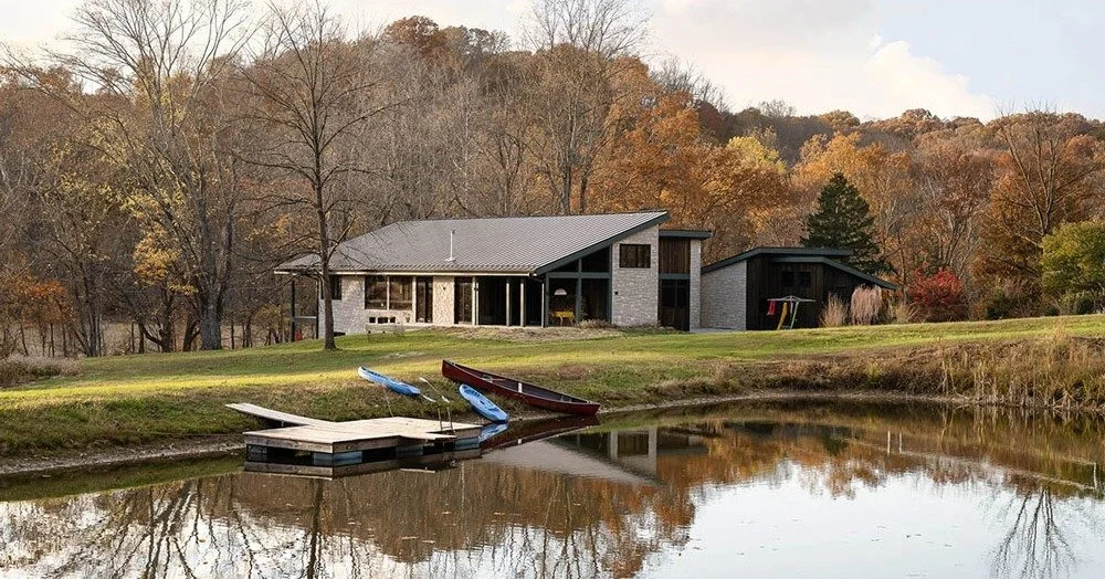 #rainbowinthewoods #grateful 

Happy Thanksgiving Eve! 

📸 @sarahshieldsphoto 
🔨🏠 Rusty Peterson Construction

#loveyourhome #susanyeleyhomes #residentialarchitecture #indianahomes #residentialdesign #customhome