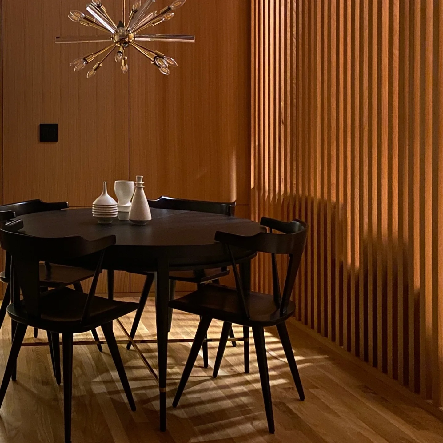 Nothing more hopeful than a light shining in the darkness. Happy Solstice, everyone. 

#loveyourhome #susanyeleyhomes