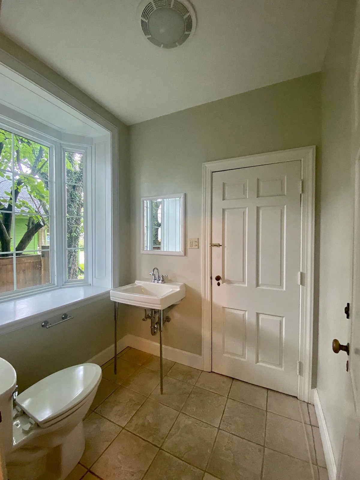 David_s-Bathroom-Before.jpg