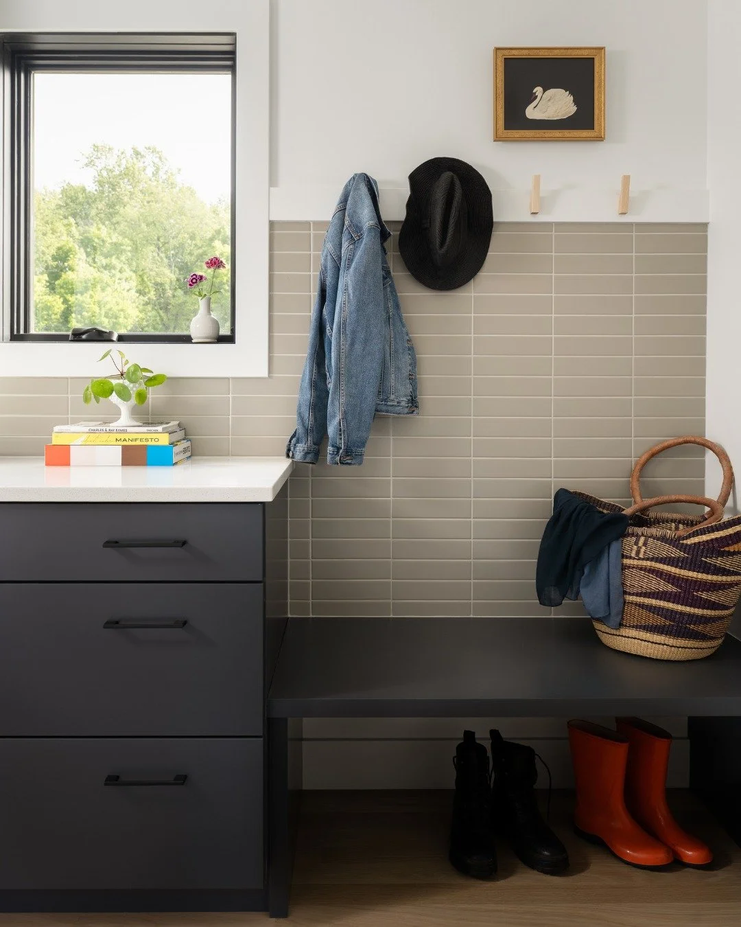 We suppose people managed before mudrooms were a thing but we honestly don't know how. Happy back to school, everyone! May all the things in your home have a place, and may your people put them there.

#susanyeleyhomes #loveyourhome 

📸: @sarahshiel