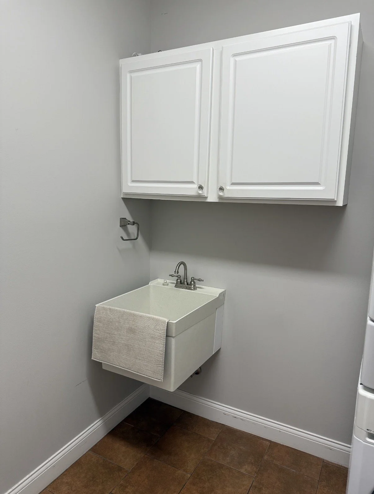 laundry where ovens are.jpg