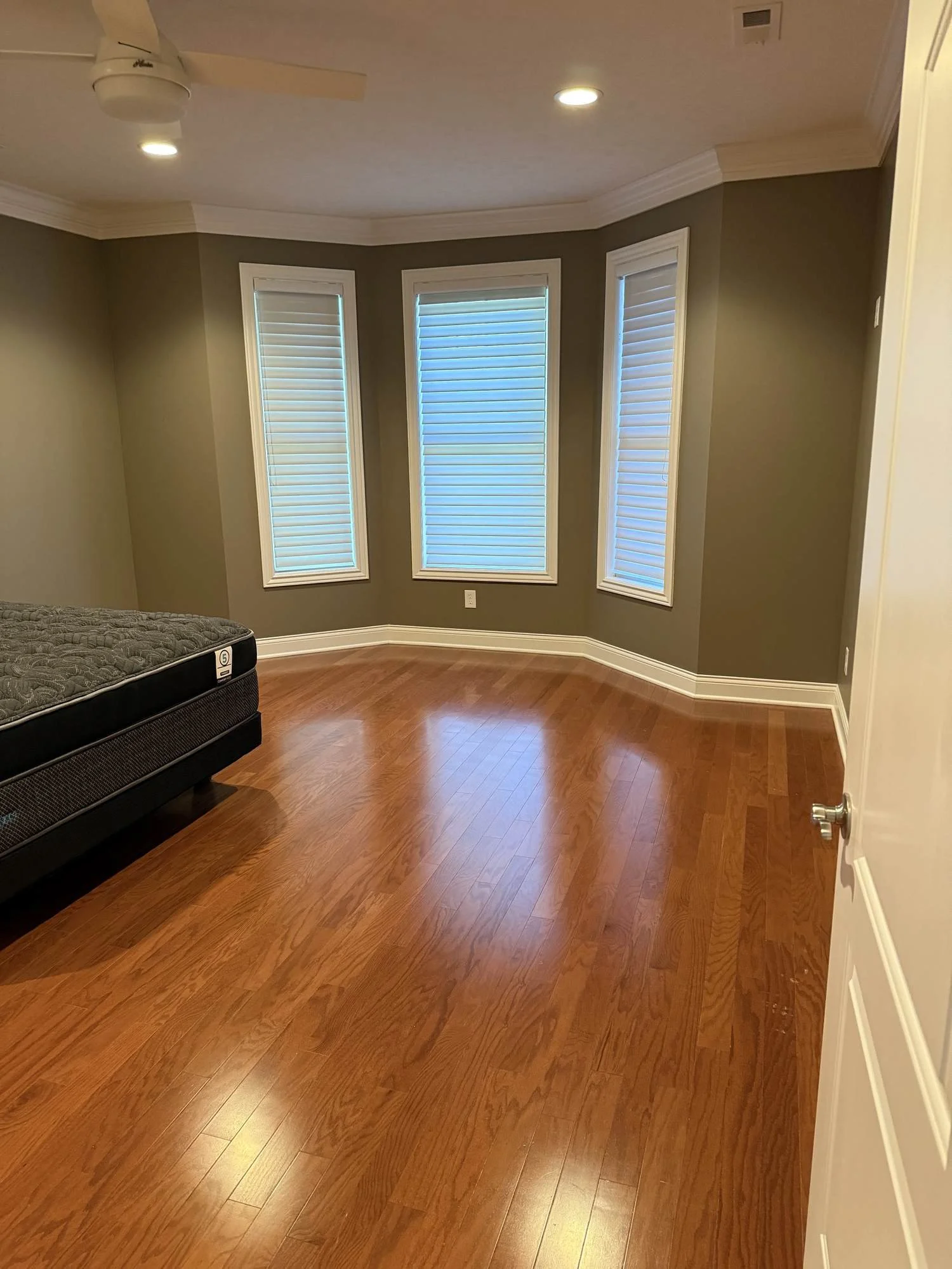 ensuite bedroom.jpg