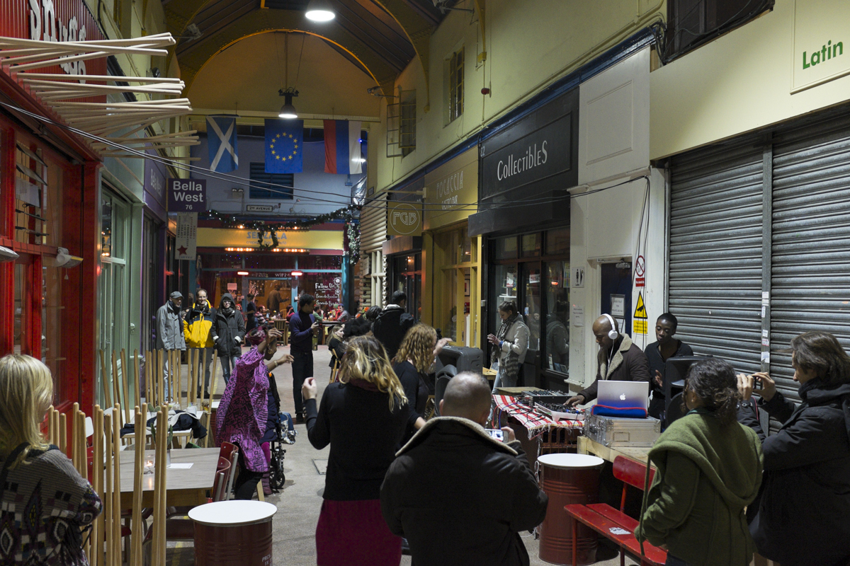 A small jam session here in the middle of the Market.