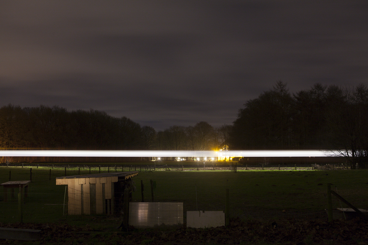 The train from Arnem runs behind their house.