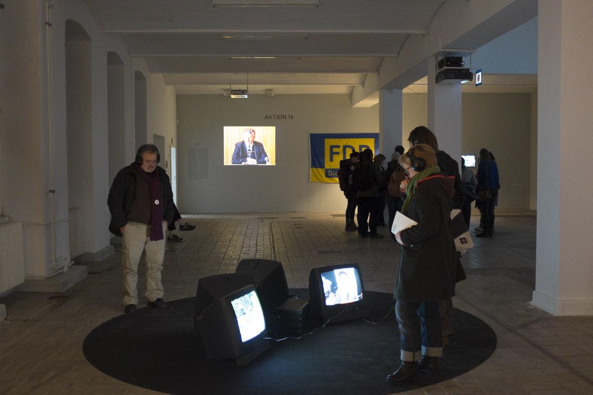 There were easily like 30 different videos between small screens projections and tv monitors. The guy was extremely productive.