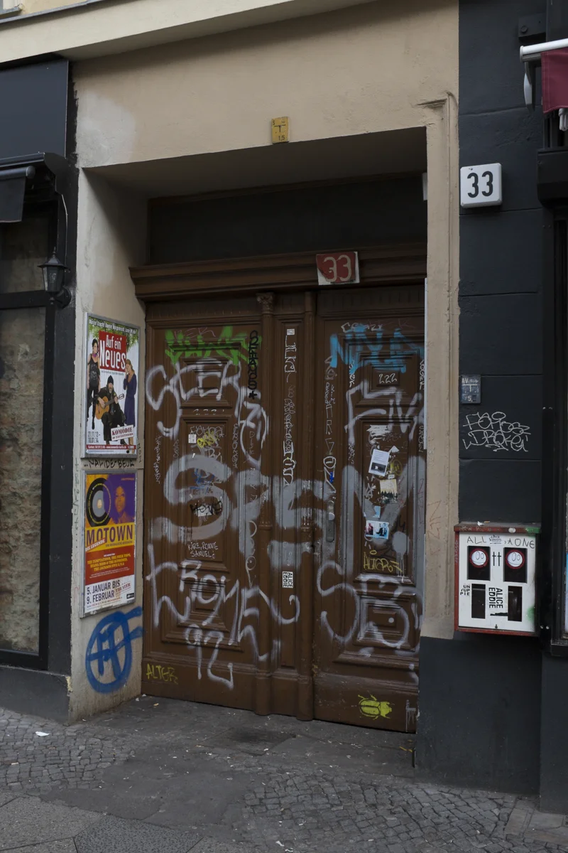 Onto Oranienstraße 33