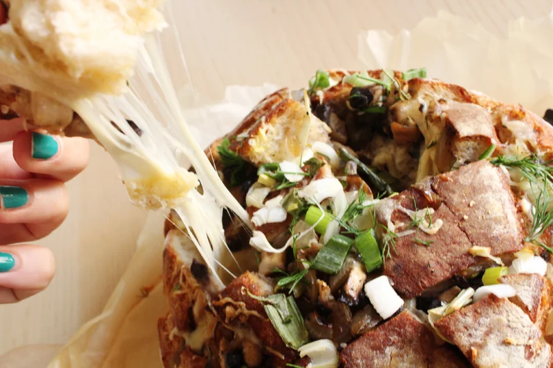 Cheesy+Mushroom+pull+apart+bread+%25284%2529.jpg