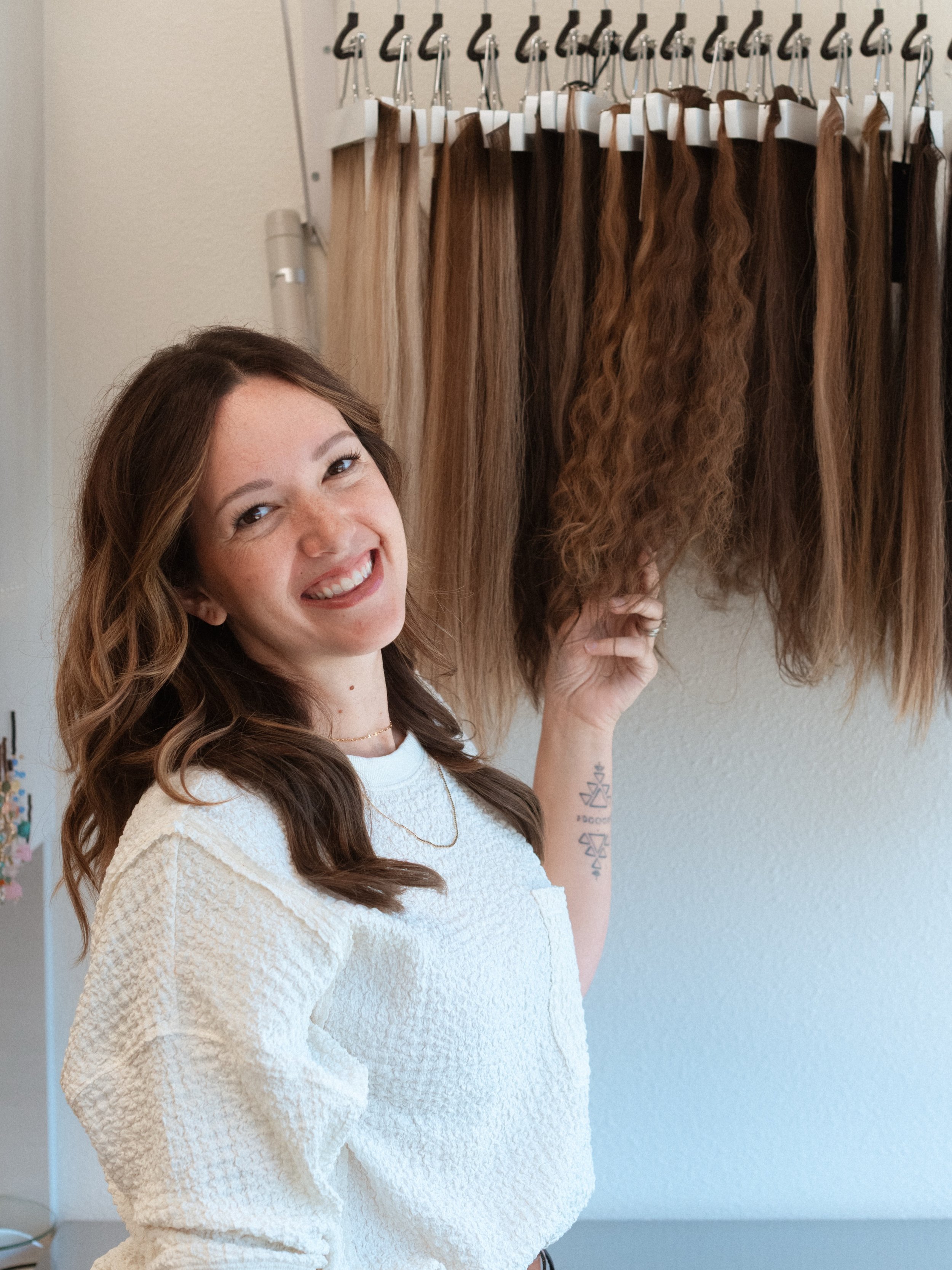 Hi, I&rsquo;m Kalea Renee. 👋

I&rsquo;ve been a hairstylist for over 20 years, but my passion has evolved into something much deeper: helping women navigate hair loss with compassion, education, and safe solutions.

In 2022, my life changed. I was d