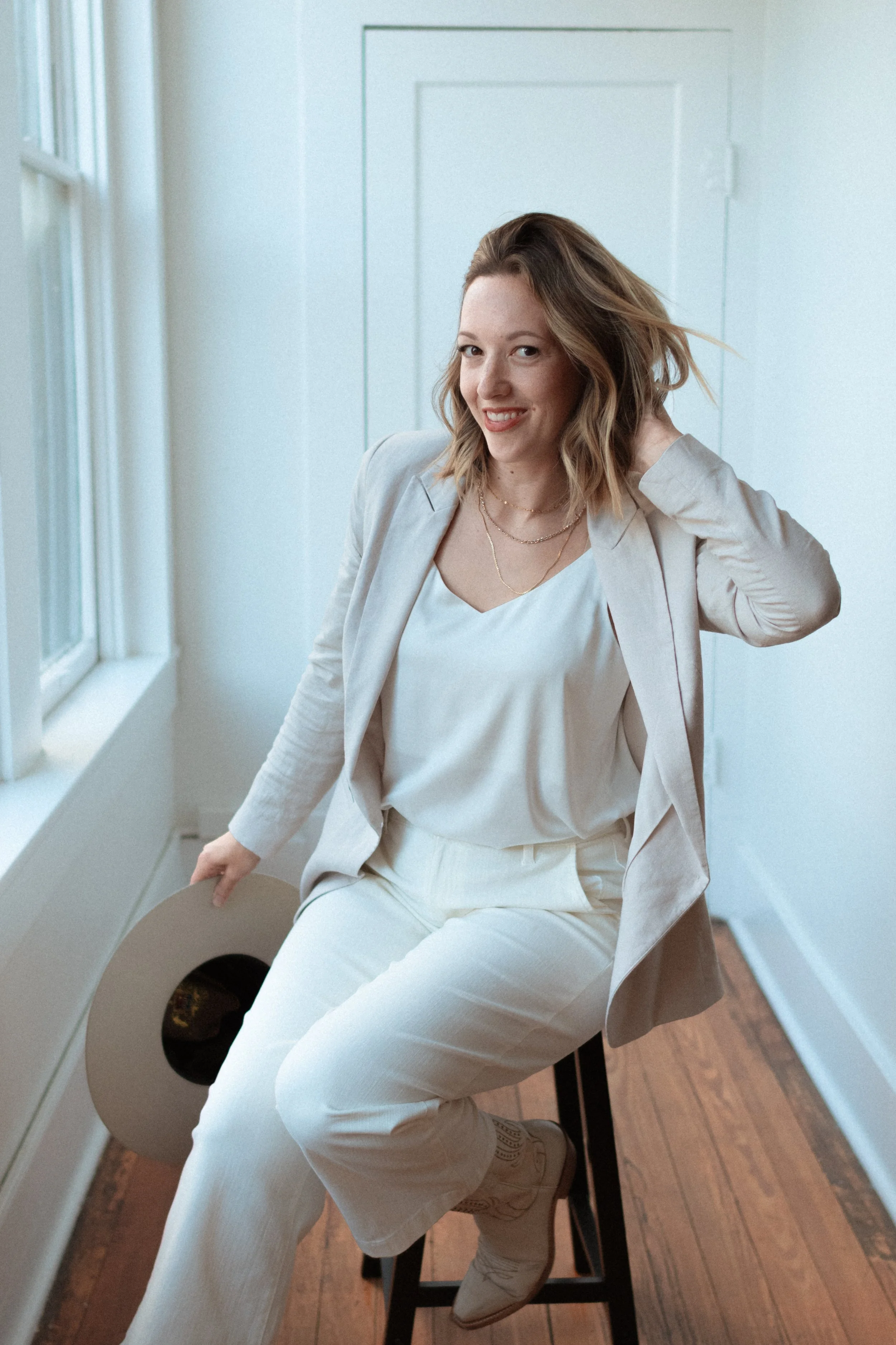 Your go to hair extension specialist in the greater Austin area. Serveing neighborhoods like Circle C, Oak Hill, Bee Caves, Bel Terra, Driftwood and Dripping Springs