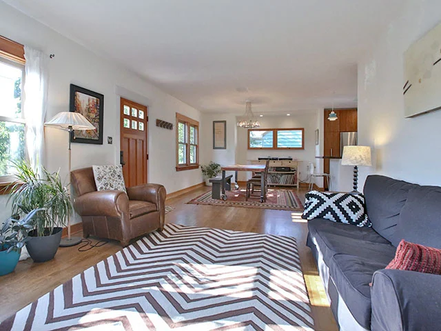 02-living room.jpg
