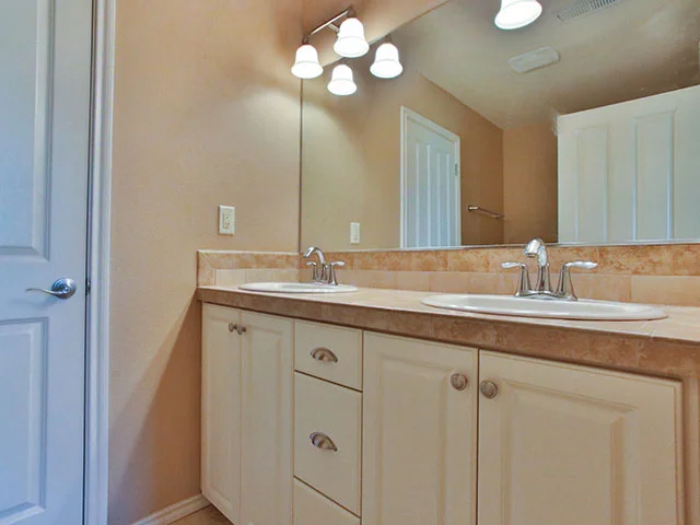 4805 NW 162nd Ter - Portland-06.jpg