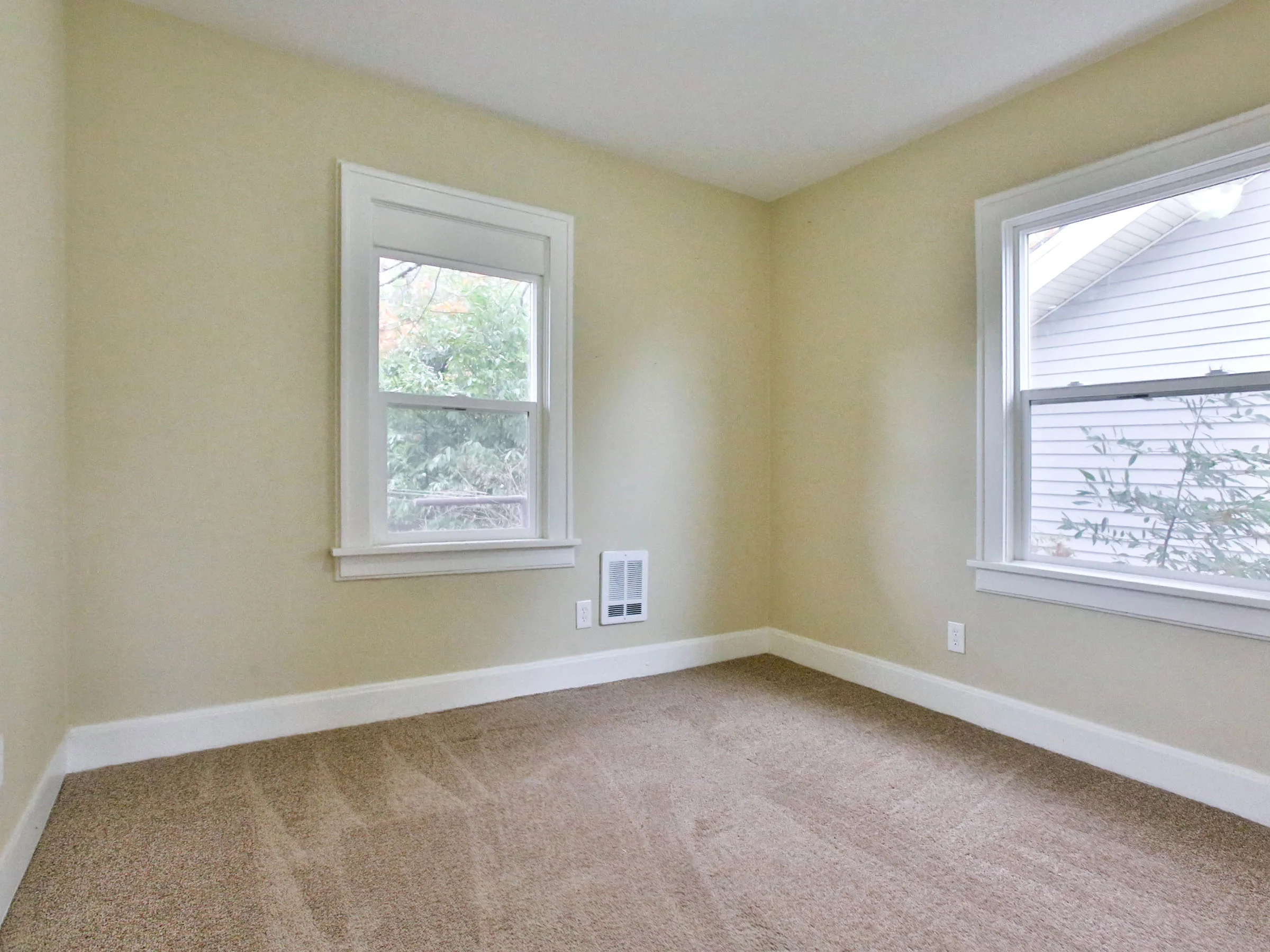 7906 SE Harold St - Portland - 13.jpg