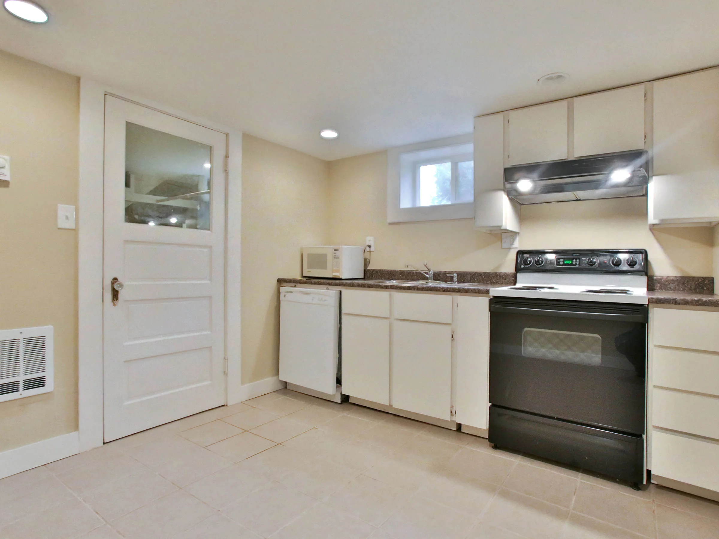 7906 SE Harold St - Portland - 22.jpg