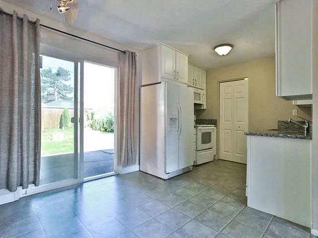 6655 N Astor St - Portland-13.jpg