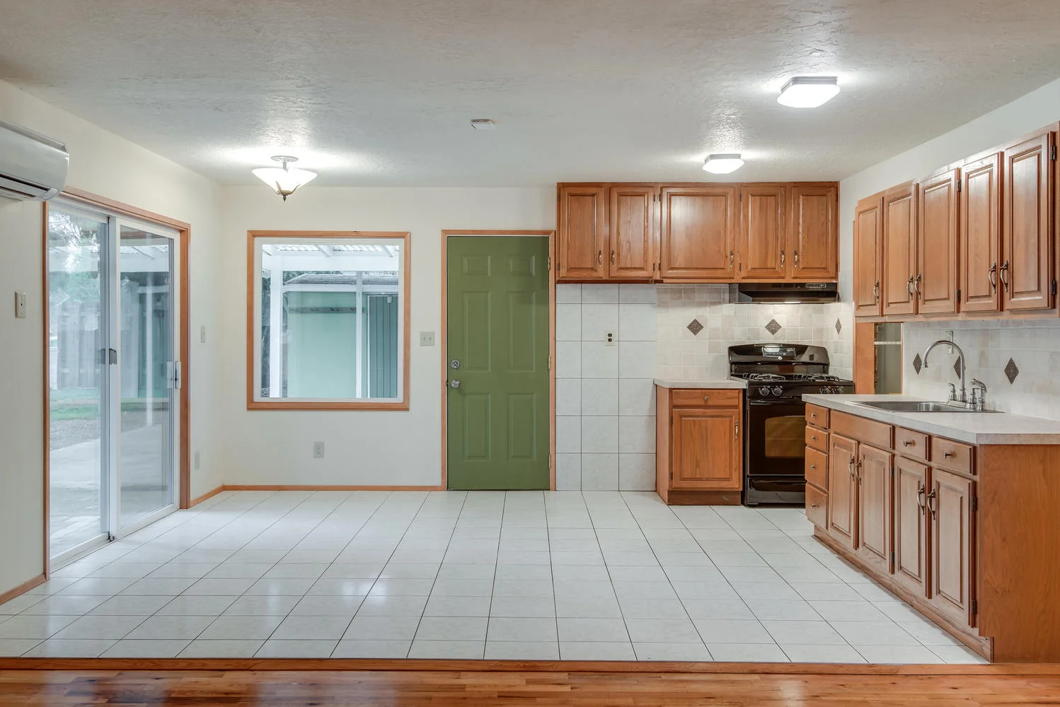 6606 N Seneca St Portland OR-large-007-Kitchen-1499x1000-72dpi.jpg