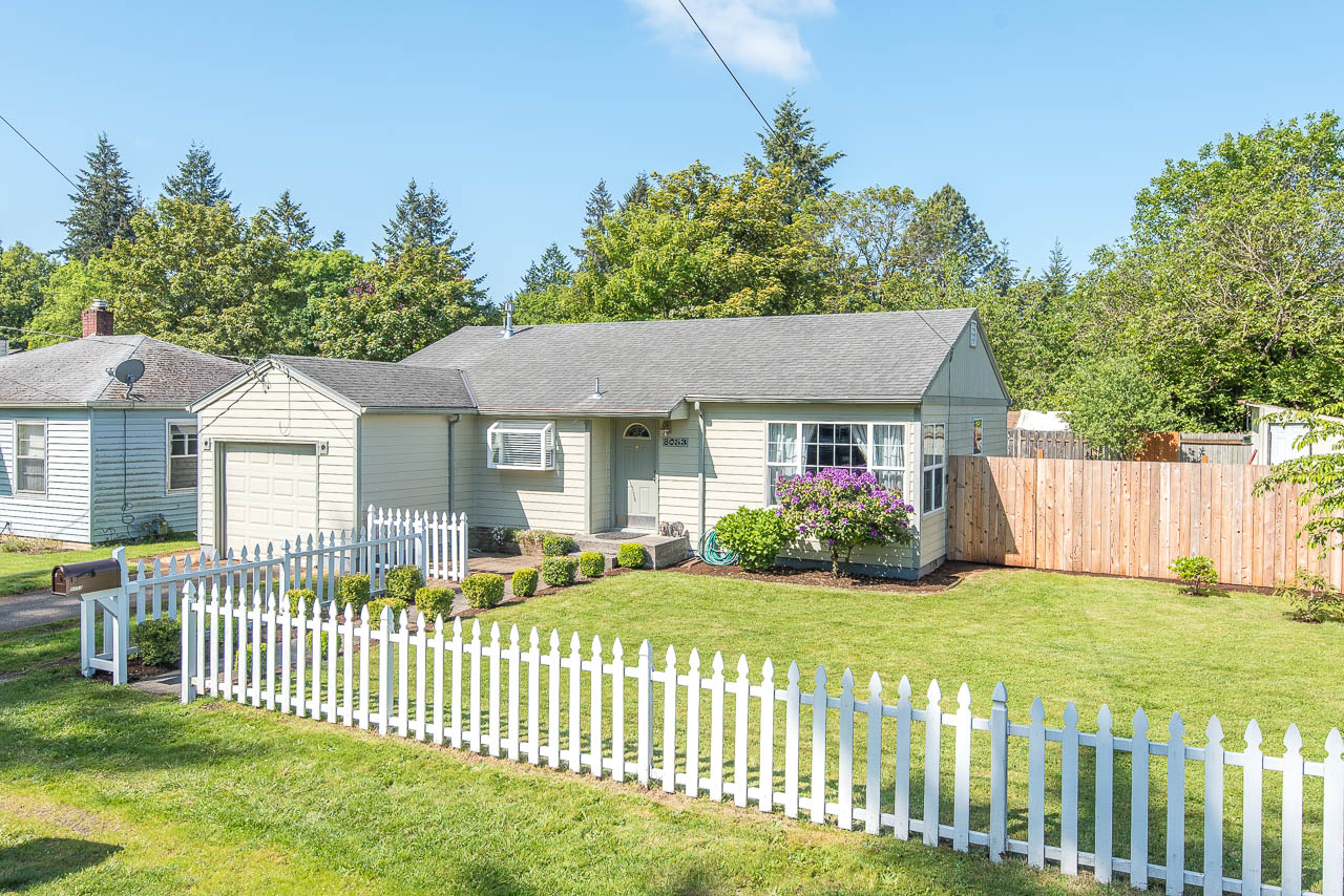 8053 Southeast 60th Avenue, Portland, OR 97206 Web Ready-9350.JPG