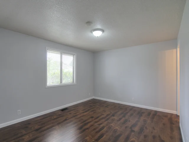 Golden Road master bedroom.jpg