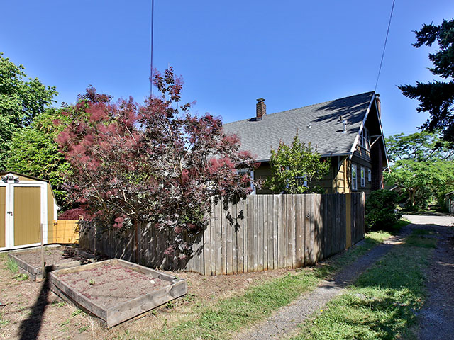 2916 NE Sumner St - Portland - 30.jpg