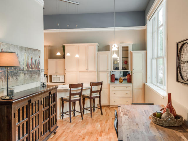 1009 NW Hoyt St Portland OR-MLS_Size-009-Dining Room-640x480-72dpi.jpg