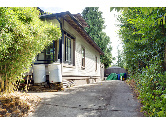 driveway.jpg