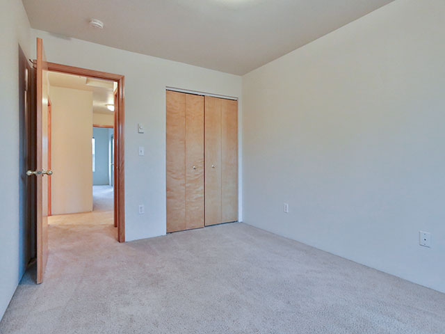 8528 SE Woodstock Blvd - Portland - 19.jpg
