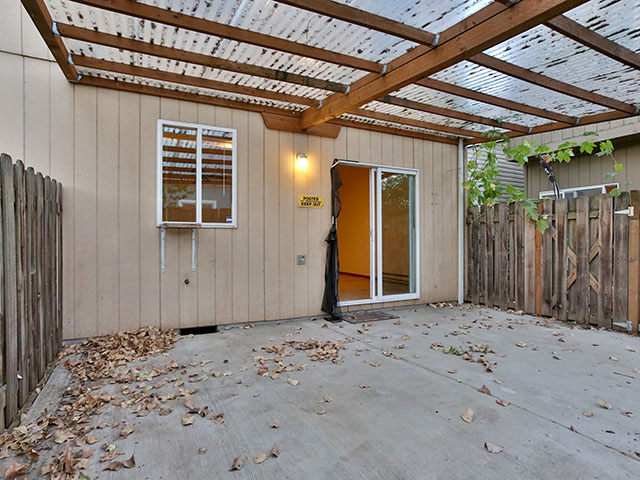 8528 SE Woodstock Blvd - Portland - 28.jpg