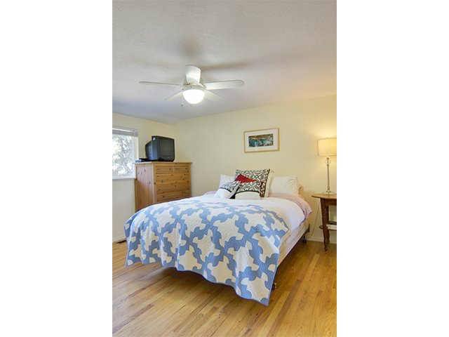 1st bedroom 2.jpg