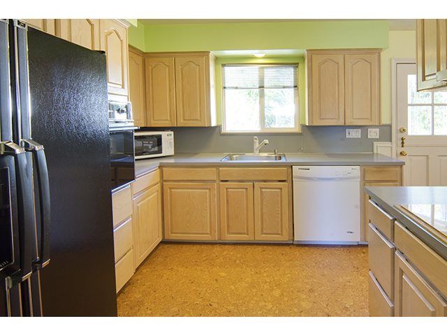 kitchen 2.jpg