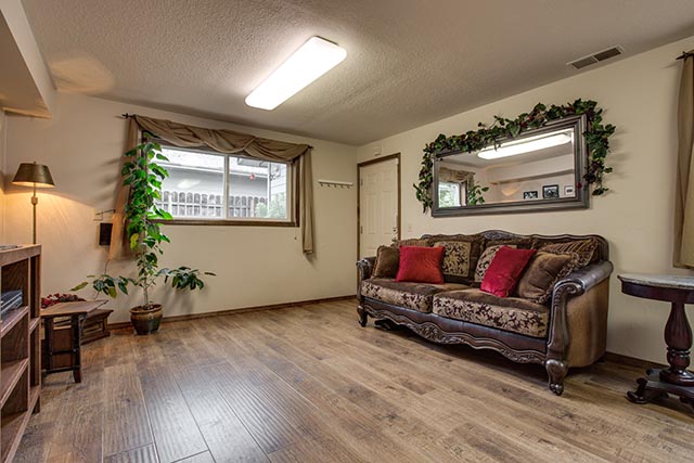 3929_NE_142nd_Ave_WebRes_43.jpg