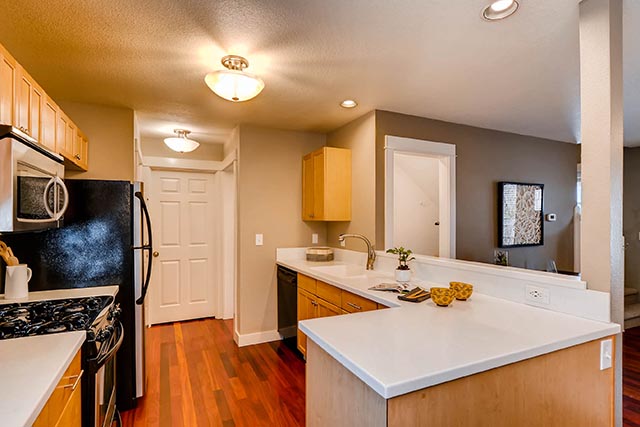 4017 NE Roselawn St Portland-print-012-6-Kitchen-2700x1801-300dpi.jpg
