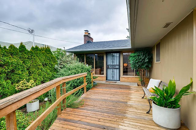 7845 N Decatur St Portland OR-print-005-24-Front Porch-2700x1799-300dpi.jpg