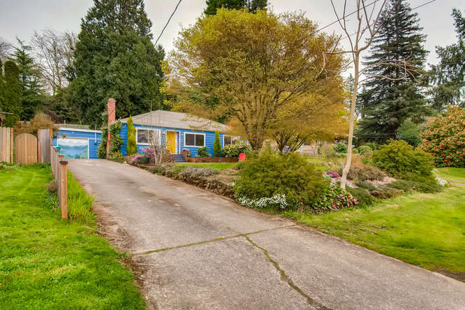 5271 SE Malden Dr Portland OR-small-002-1-Exterior Front-666x445-72dpi.jpg