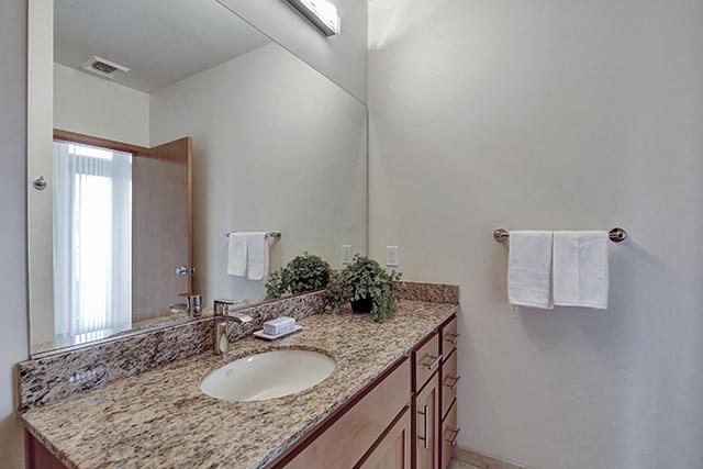 2335 NW Raleigh St - Portland- 22.jpg