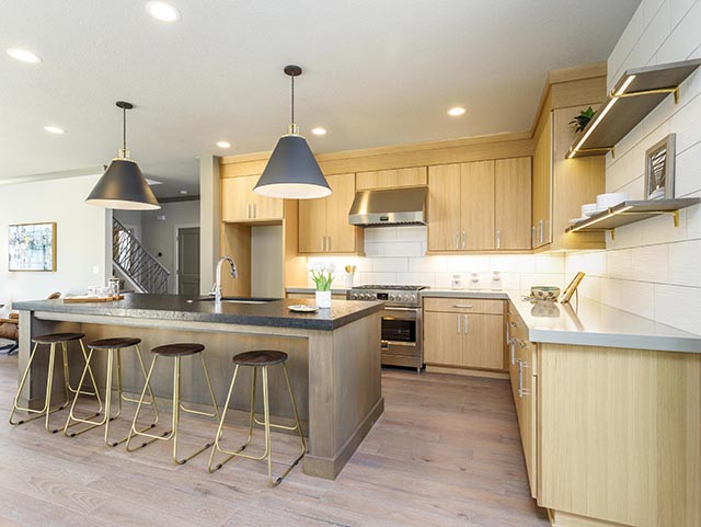 9 Kitchen Island.jpg