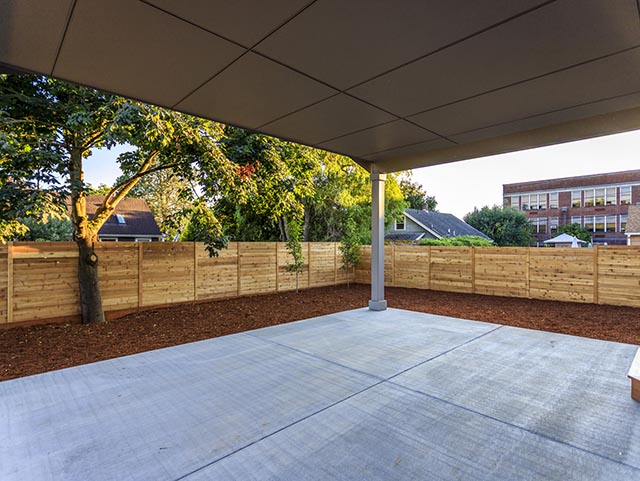 31 Covered Patio.jpg