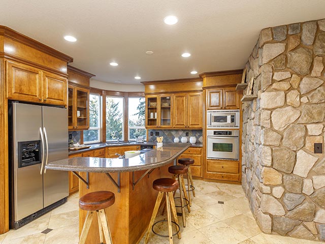 11 Kitchen.jpg