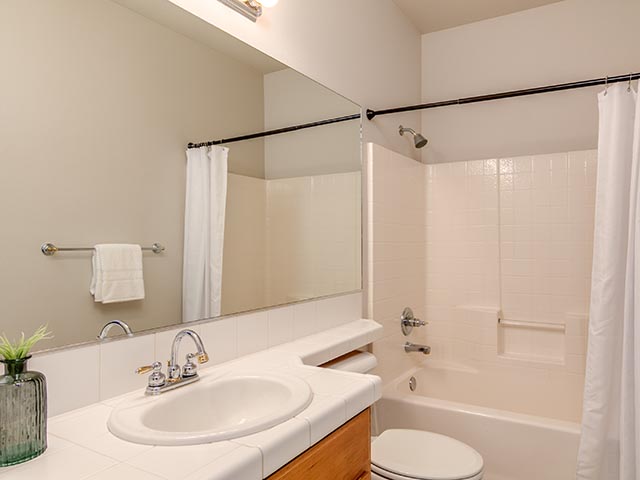 15723 SE Flavel Dr, Portland-PRINT-17.jpg