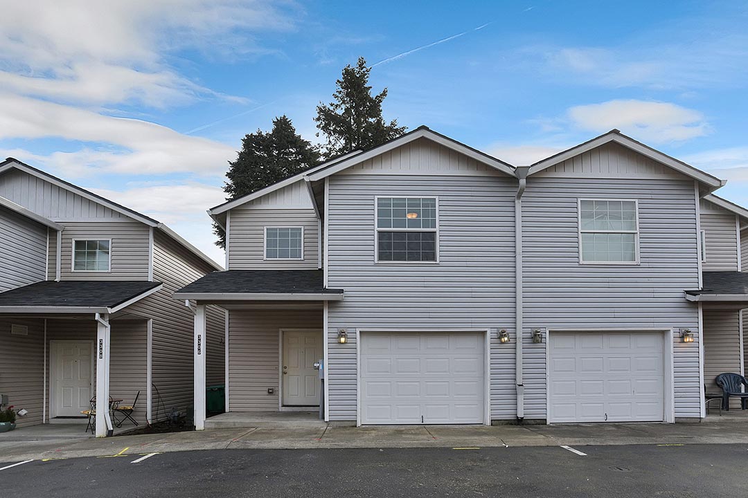 3306 SE 143rd Ave - Portland- 02.jpg